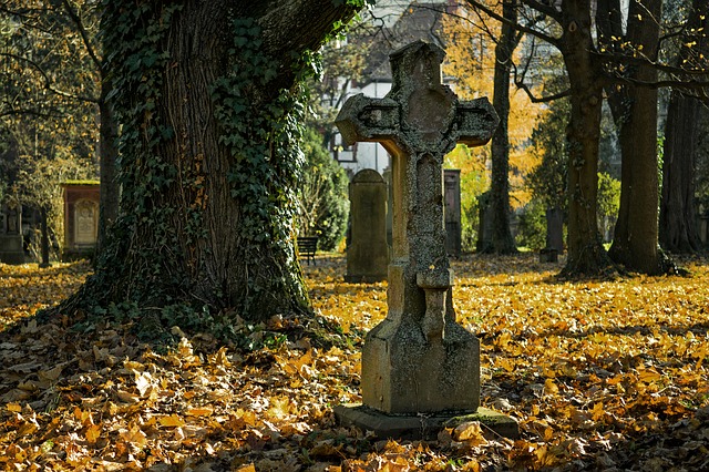 podzimní hřbitov